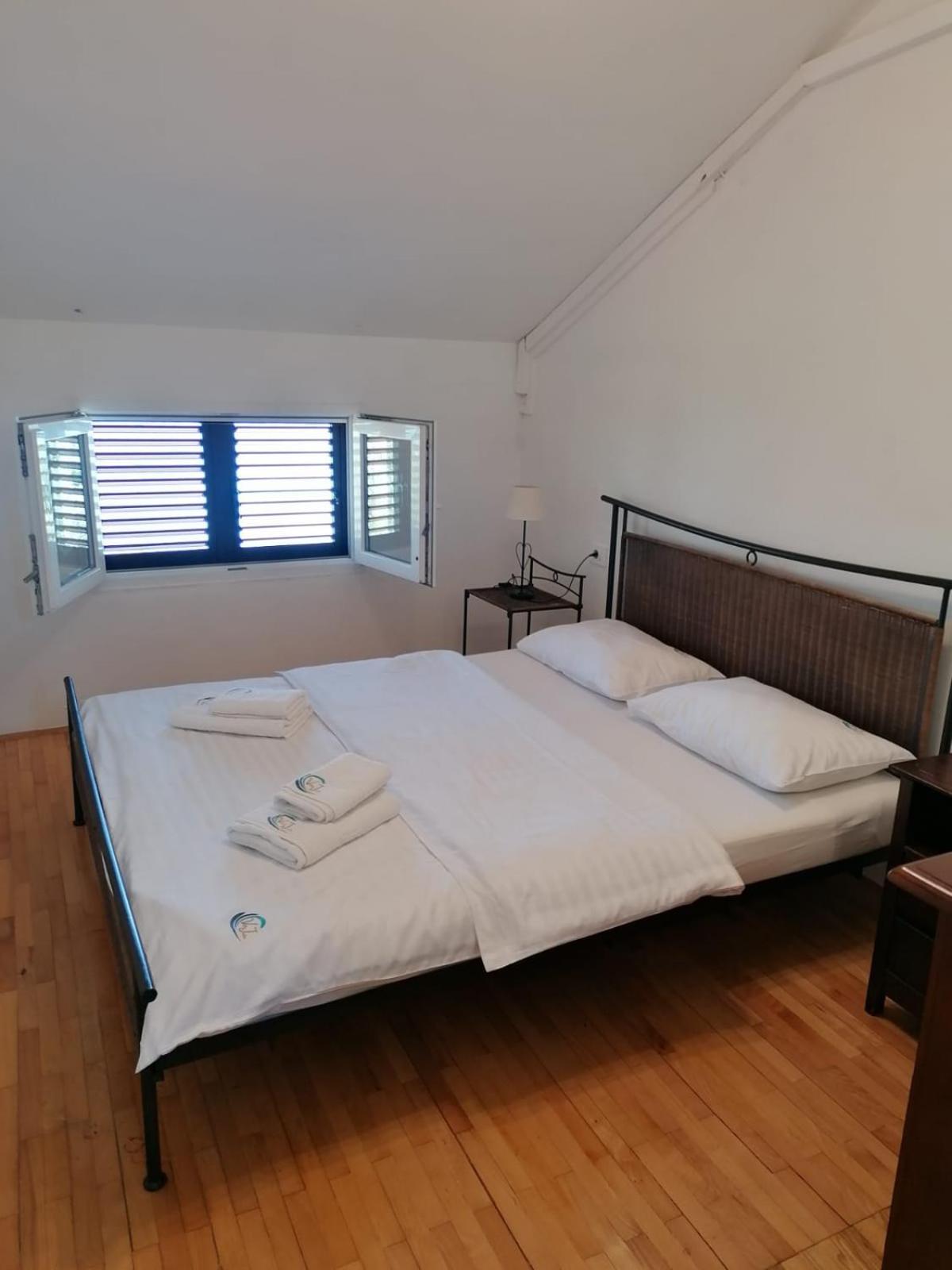 Apartments Villa Julia Trogir Extérieur photo