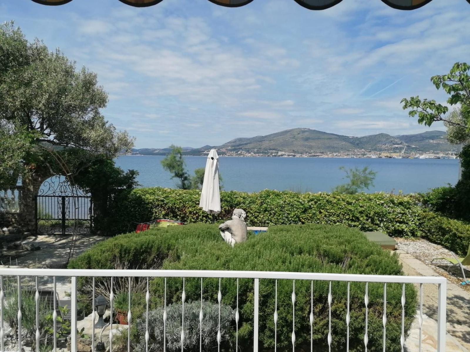Apartments Villa Julia Trogir Extérieur photo
