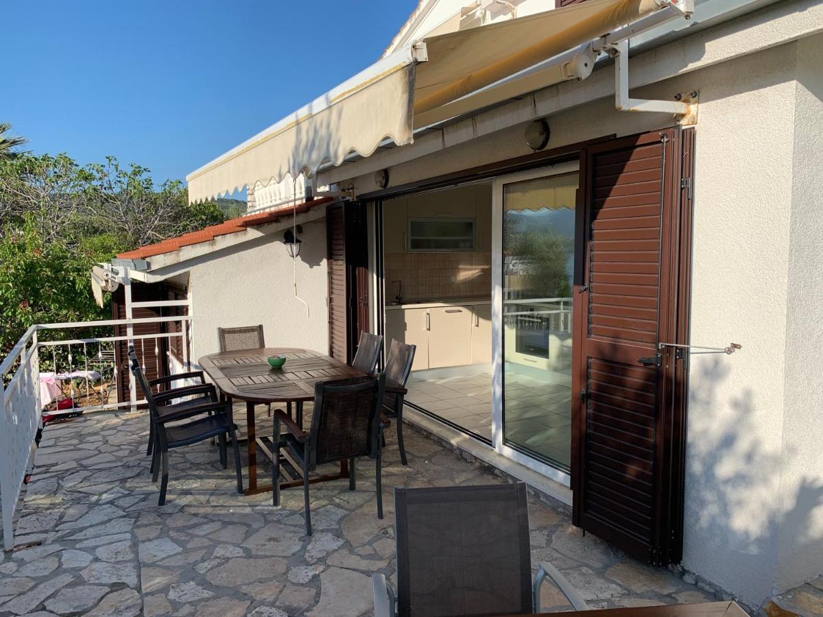 Apartments Villa Julia Trogir Extérieur photo